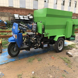 成都撒料車 養牛油電兩用牲畜投料車的靈活應用與農副產品銷售前景