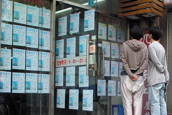 2025成都房屋中介公司排名與加盟指南 老牌直營轉(zhuǎn)身，加盟模式新出路